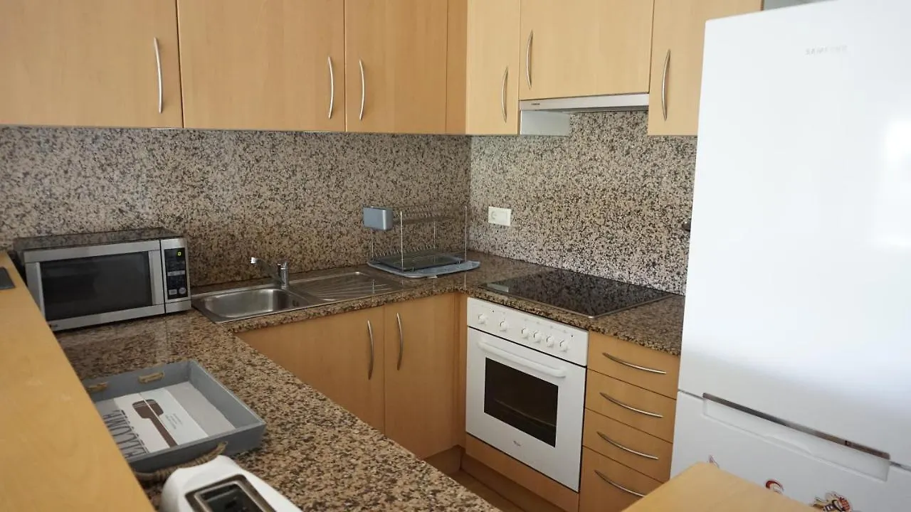 Encantador Apartamento Familiar 4 Px Con Terraza, Parking Y Wi-Fi En Llança 0*,